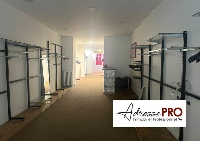Plus de détails pour Local commercial à vendre