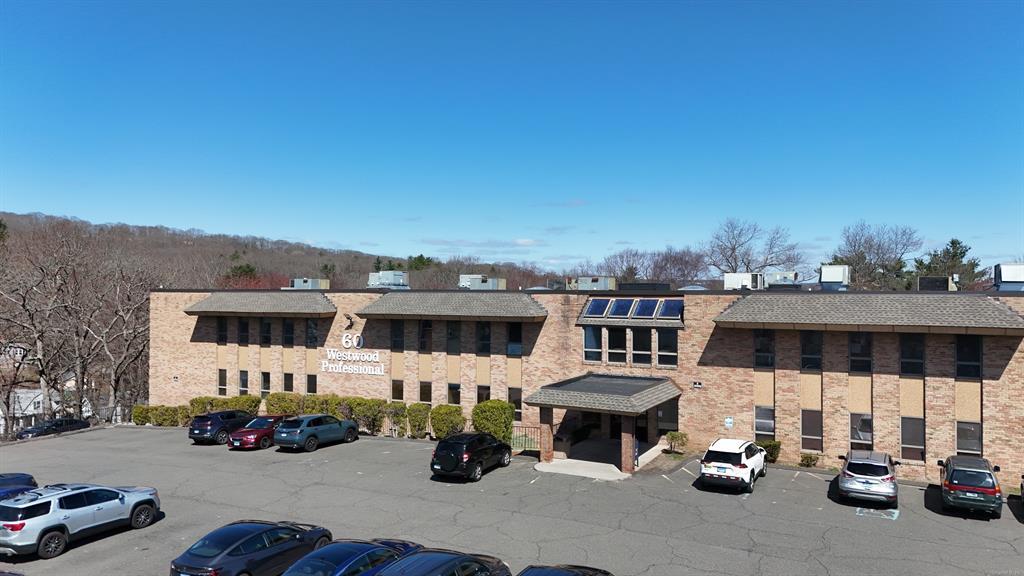 60 Westwood Ave, Waterbury, CT à vendre Photo de l’immeuble– Image 1 sur 22