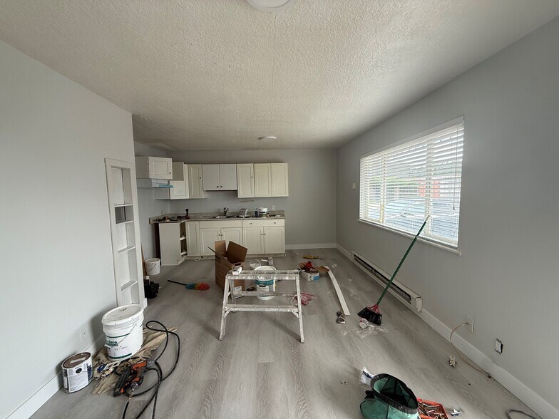 44477 Yale Rd, Chilliwack, BC à vendre - Photo de l’immeuble – Image 3 sur 9
