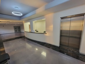 2300 NW 89th Pl, Miami, FL à louer Photo intérieure– Image 1 sur 21