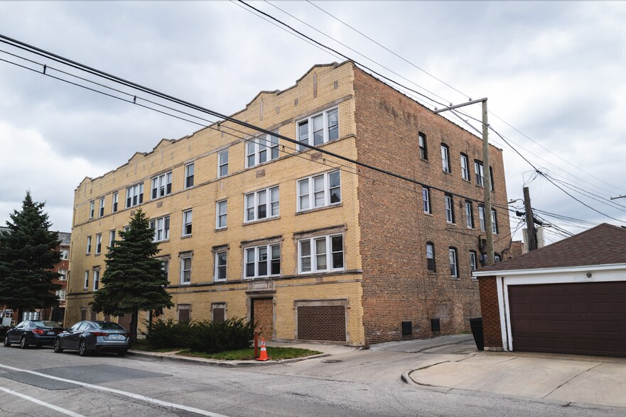 62 Unit South Chicago Multifamily Portf portefeuille de 3 biens à vendre sur LoopNet.fr - Photo de l’immeuble – Image 2 sur 9