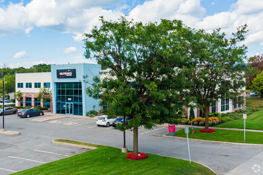 350 Palladium Dr, Ottawa, ON à vendre - Photo de l’immeuble – Image 3 sur 5