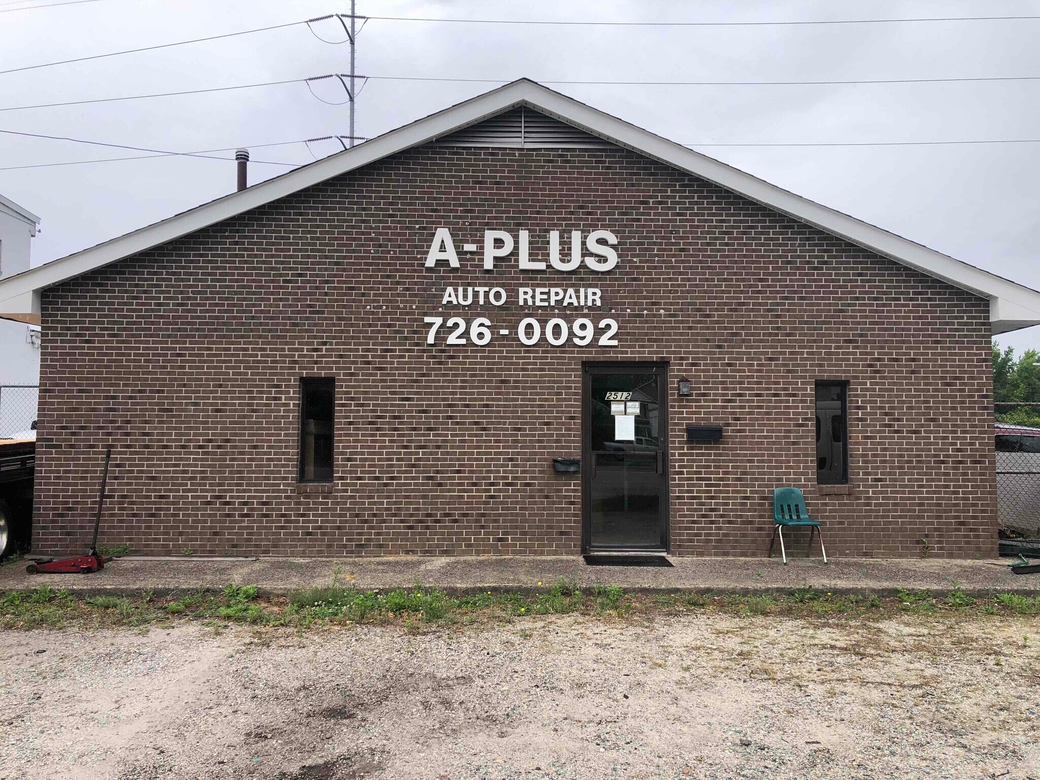 2512 W Pembroke Ave, Hampton, VA à vendre Photo principale– Image 1 sur 16