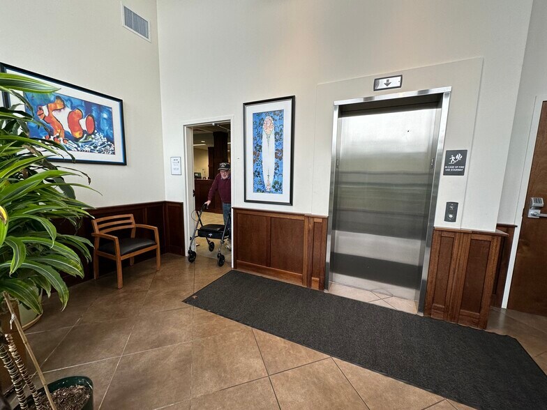 463 Tremont St W, Port Orchard, WA à louer - Photo principale – Image 1 sur 39