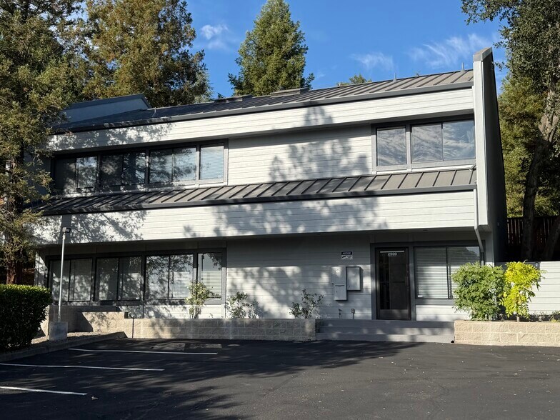 2900 Mendocino Ave, Santa Rosa, CA à louer - Photo de l’immeuble – Image 1 sur 2