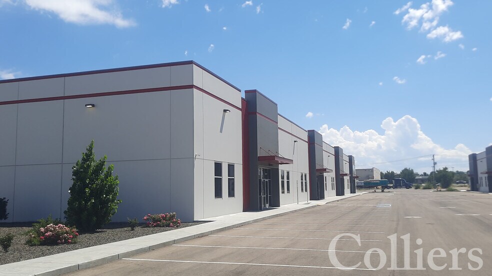1410 W Karcher Rd, Nampa, ID à louer - Photo de l’immeuble – Image 2 sur 12