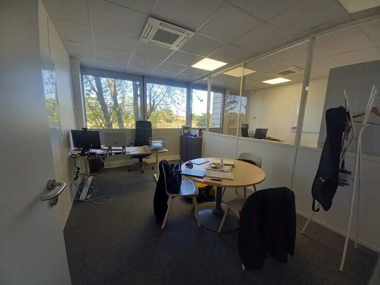 5 Avenue Albert Durand, Blagnac à louer - Photo de l’immeuble – Image 3 sur 7