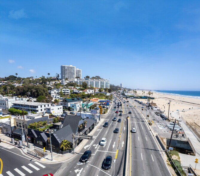 100 W Channel Rd, Santa Monica, CA à louer - Photo de l’immeuble – Image 1 sur 38