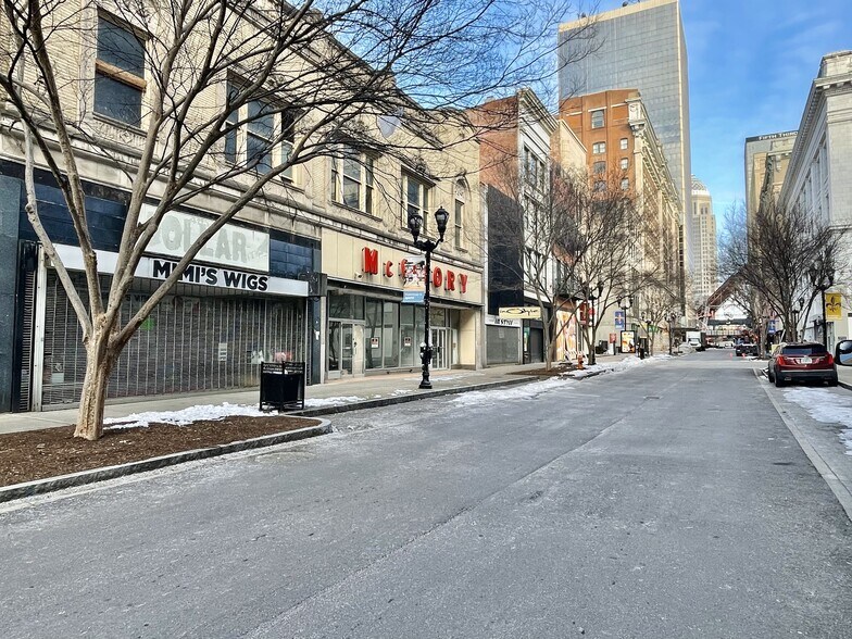 544-546 S 4th St, Louisville, KY à vendre - Photo de l’immeuble – Image 3 sur 11