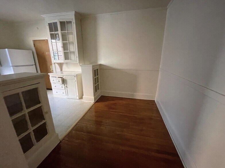 22 Evergreen Ave, Hartford, CT à vendre - Photo intérieure – Image 3 sur 13