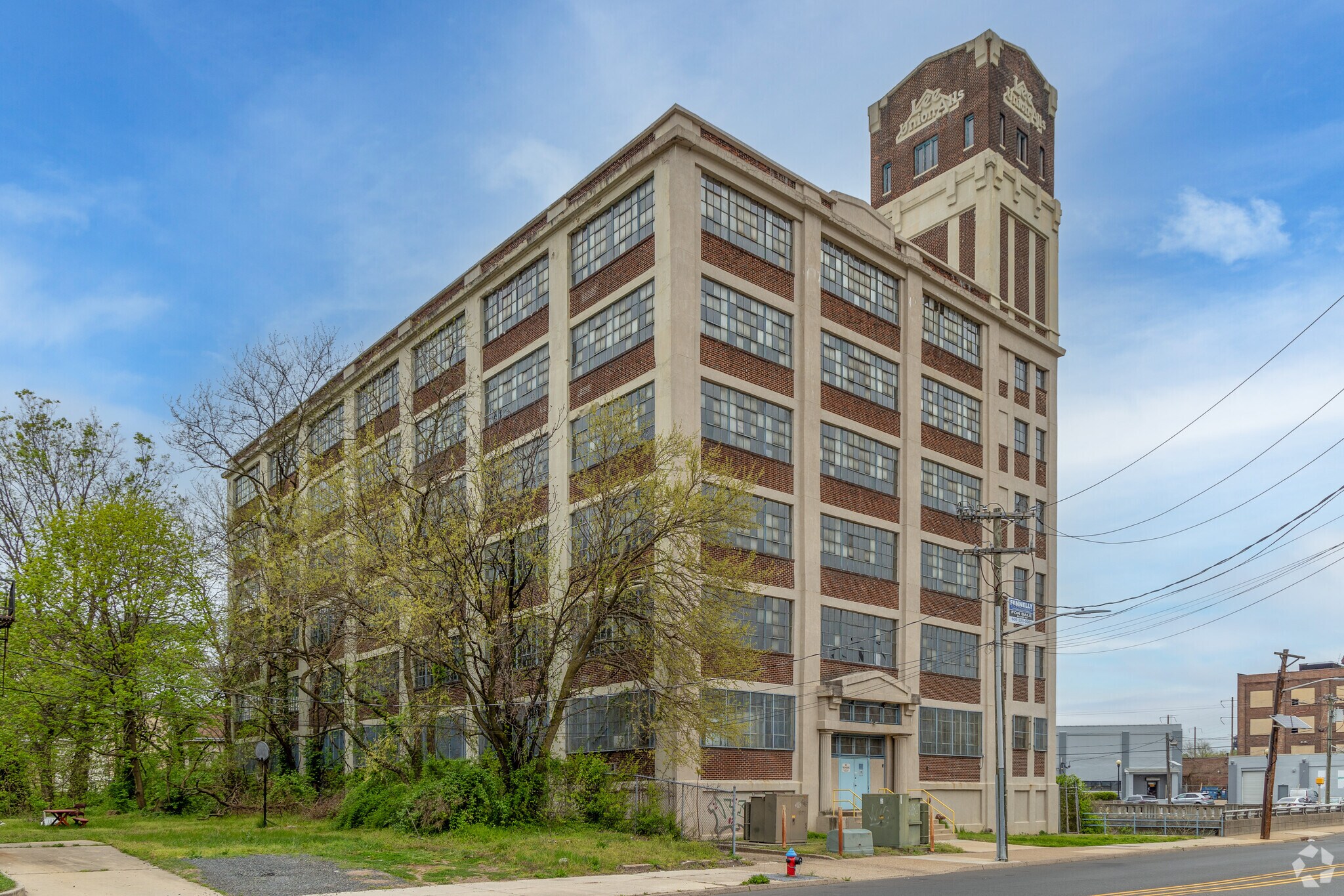 576 E State St, Trenton, NJ à vendre Photo principale– Image 1 sur 6