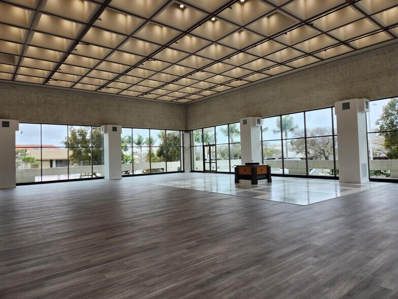 250 S Mills Rd, Ventura, CA à louer - Photo de l’immeuble – Image 3 sur 4