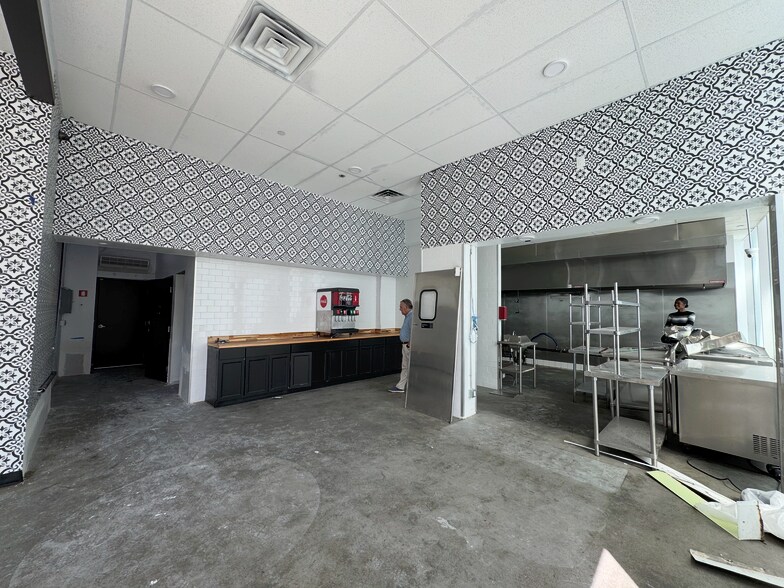 1111 Wilshire Blvd, Los Angeles, CA à louer - Photo de l’immeuble – Image 3 sur 32