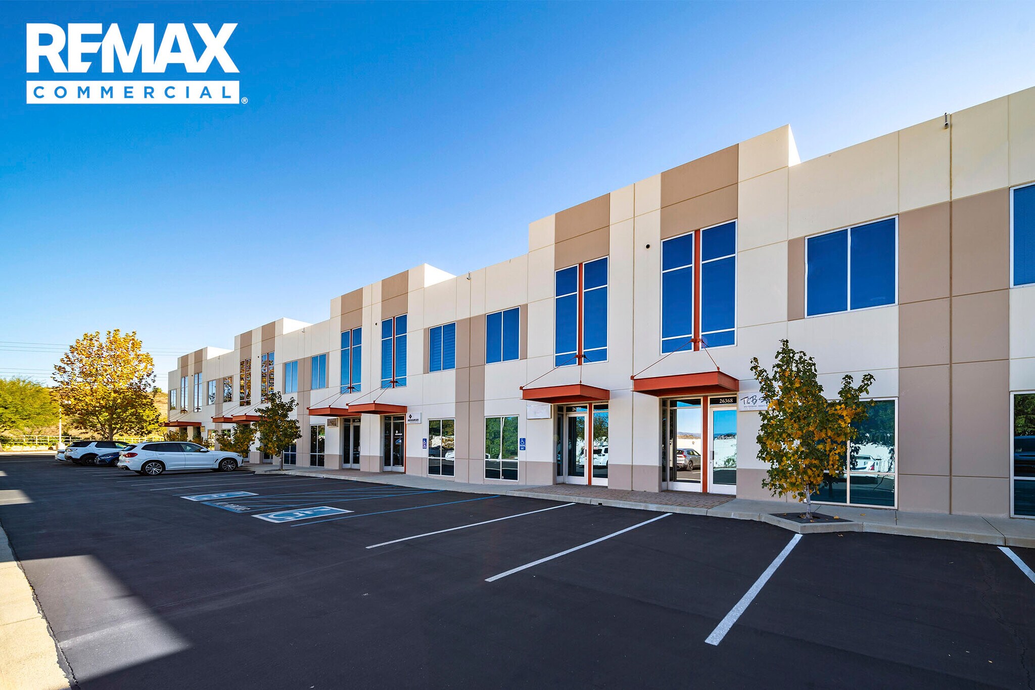 26340-26354 Ruether Ave, Santa Clarita, CA à louer Photo principale– Image 1 sur 9