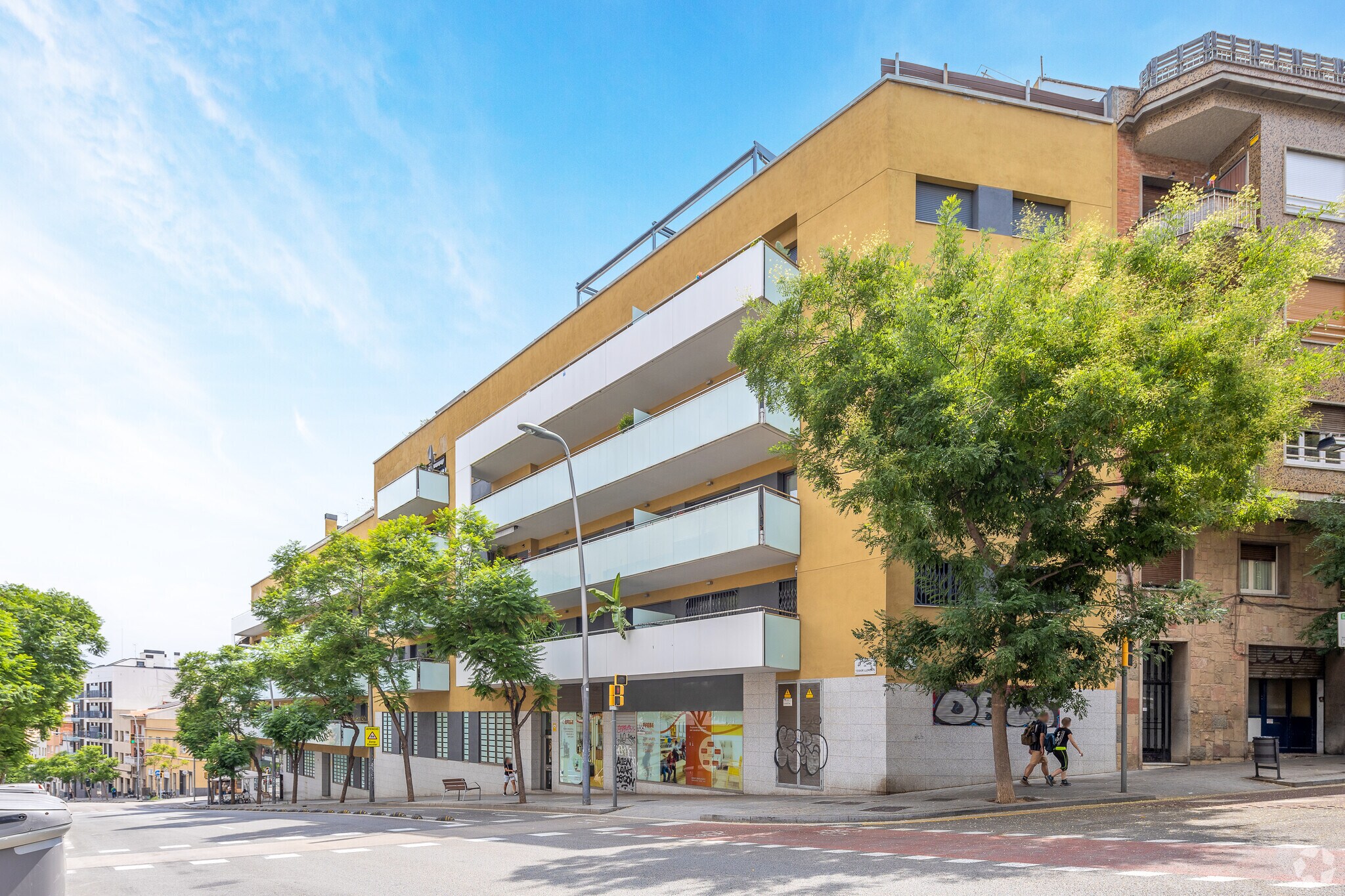 Immeuble residentiel dans Barcelone, Barcelona à vendre Photo de l’immeuble– Image 1 sur 2