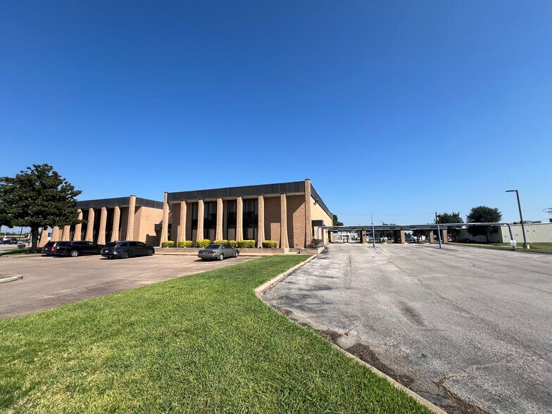 3400 Avenue H, Rosenberg, TX à vendre - Photo de l’immeuble – Image 2 sur 13
