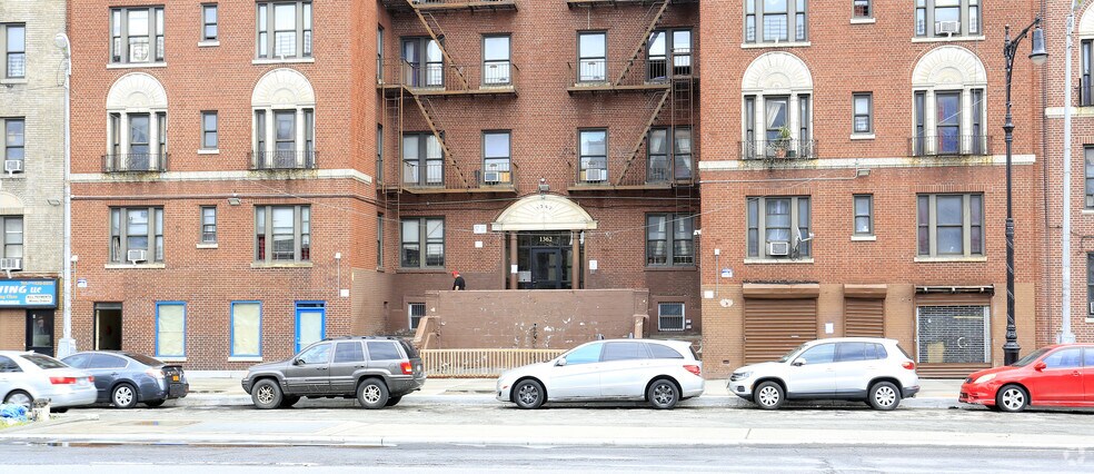 1362 Grand Concourse, Bronx, NY à vendre - Photo de l’immeuble – Image 3 sur 3