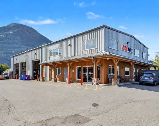 38925 Production Way, Squamish, BC à vendre - Photo de l’immeuble – Image 3 sur 9