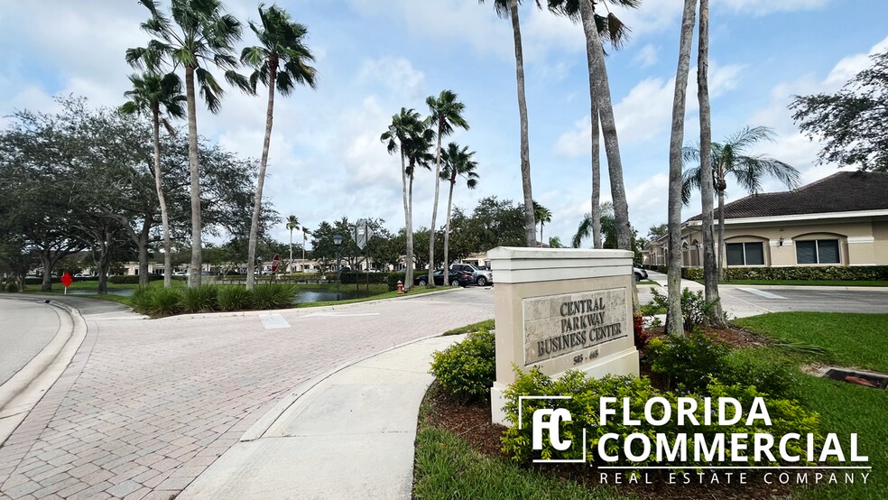 609-673 SE Central Pky, Stuart, FL à louer - Photo de l’immeuble – Image 2 sur 21