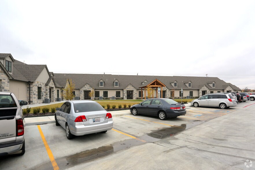 4500 W Houston St, Broken Arrow, OK à louer - Photo de l’immeuble – Image 2 sur 4