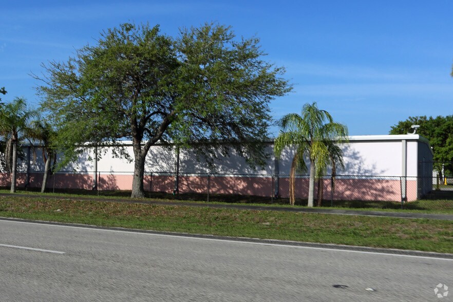 5665 US Highway 1, Vero Beach, FL à vendre - Photo de l’immeuble – Image 3 sur 9
