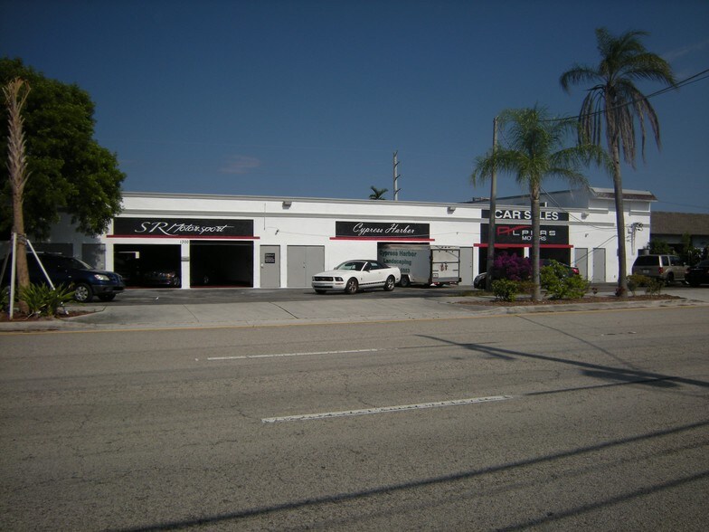 1301 S Dixie E Hwy, Pompano Beach, FL à vendre - Photo de l’immeuble – Image 2 sur 5