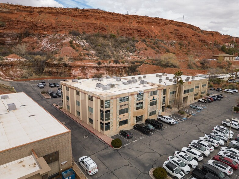 162 N 400 E, Saint George, UT à louer - Photo de l’immeuble – Image 2 sur 4