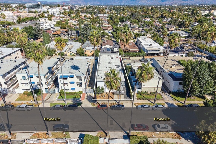 14317 Haynes St, Van Nuys, CA à vendre - Photo de l’immeuble – Image 2 sur 29