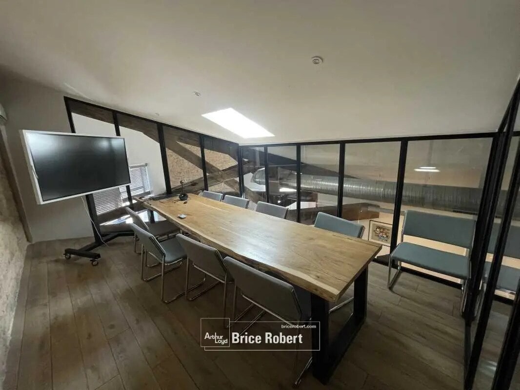 Lyon, RHO 69009 -  -  - Photo intérieure - Image 1 of 5