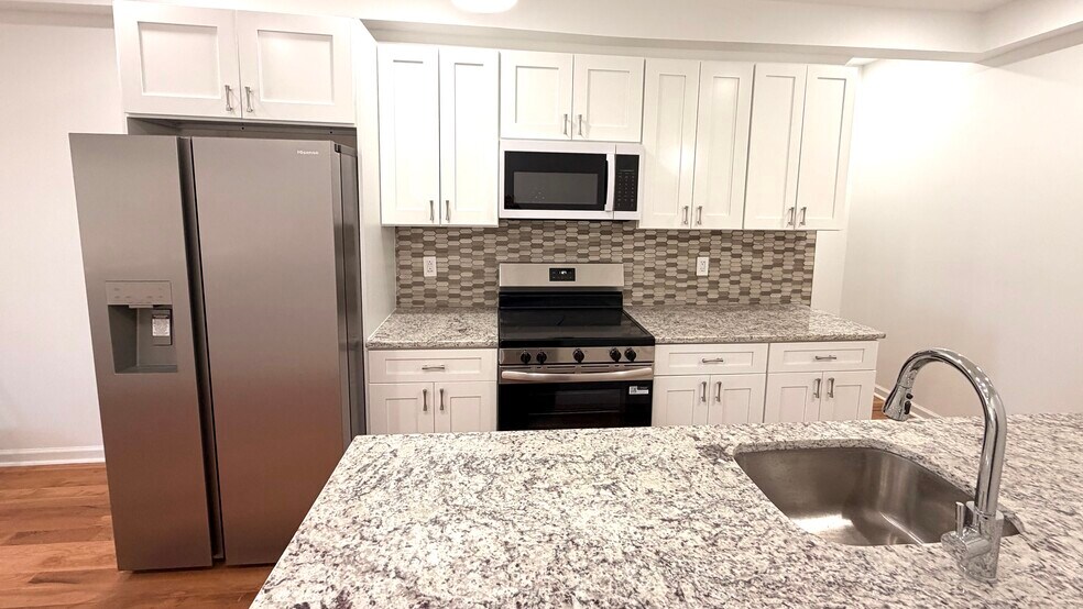 5352 Cedar Ave, Philadelphia, PA à vendre - Photo intérieure – Image 3 sur 116