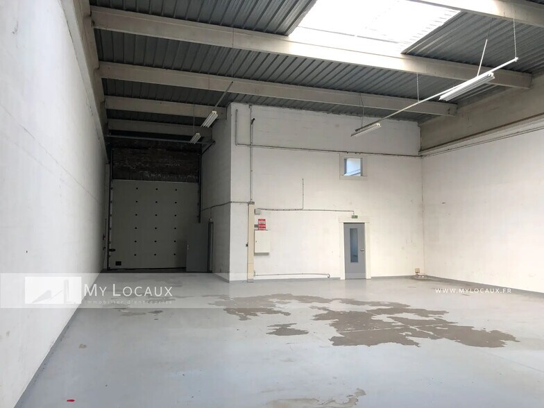 Industriel/Logistique dans SAINT-OUEN-L'AUMONE à louer - Photo de l’immeuble – Image 3 sur 5