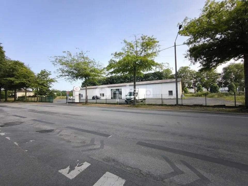 Local d'activités dans Brive-la-Gaillarde à vendre Photo de l’immeuble– Image 1 sur 2