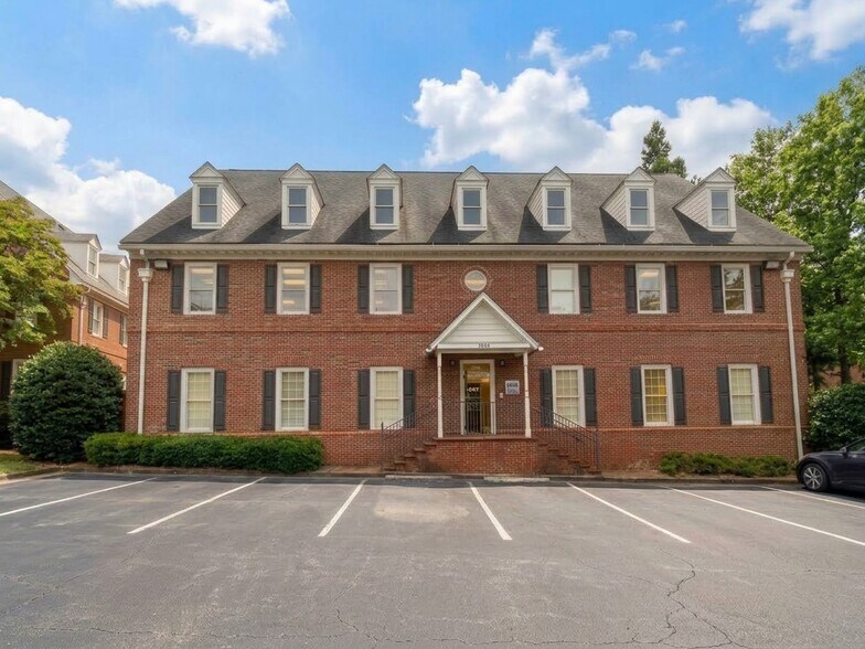 6298 Baker Ct, Norcross, GA à louer - Photo de l’immeuble – Image 1 sur 17