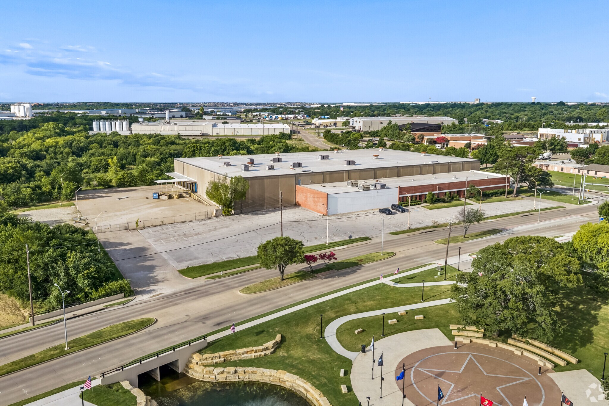 1500 E Broad St, Mansfield, TX à vendre Aérien– Image 1 sur 35