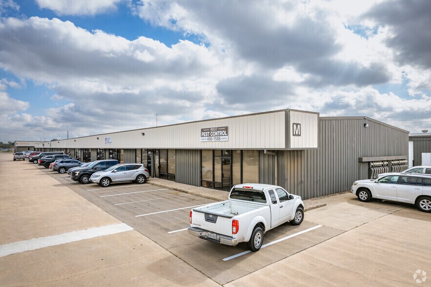 12999-13003 Murphy Rd, Stafford, TX à louer - Photo de l’immeuble – Image 3 sur 16