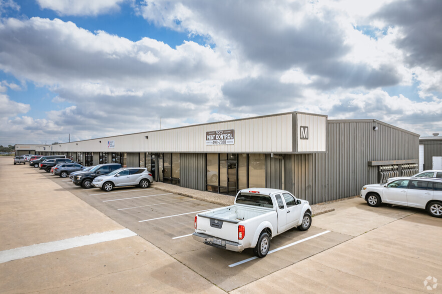 12999 Murphy Rd, Stafford, TX à louer - Photo principale – Image 1 sur 8