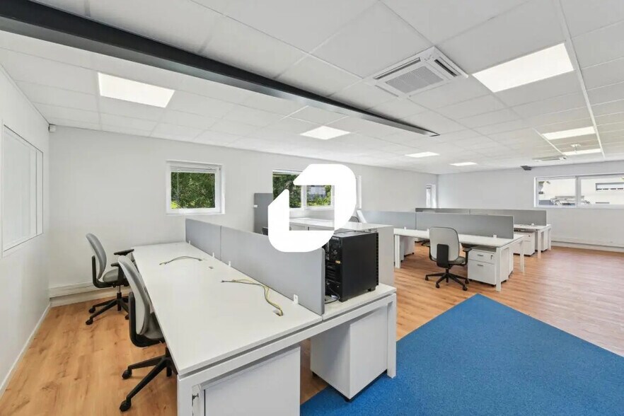 Bureau dans Voiron à louer - Photo de l’immeuble – Image 3 sur 13