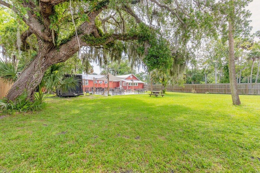 1001 Canal St, New Smyrna Beach, FL à vendre - Photo de l’immeuble – Image 3 sur 19