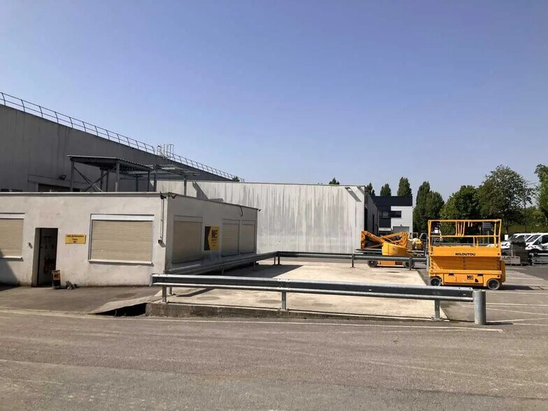 178 Rue De La Belle Etoile, Roissy-en-France à louer - Photo de l’immeuble – Image 3 sur 17