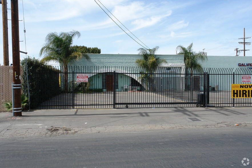 7751 Burnet Ave, Van Nuys, CA à louer - Photo de l’immeuble – Image 1 sur 8