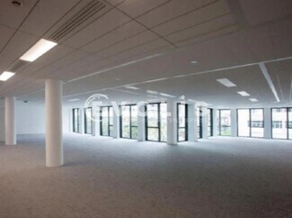 Plus de détails pour 2 Avenue De La Gare, Montigny-le-Bretonneux - Bureau à louer
