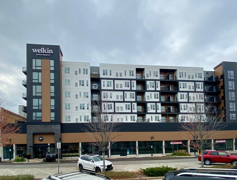 1423 Ellinwood Ave, Des Plaines, IL à louer - Photo de l’immeuble – Image 1 sur 42