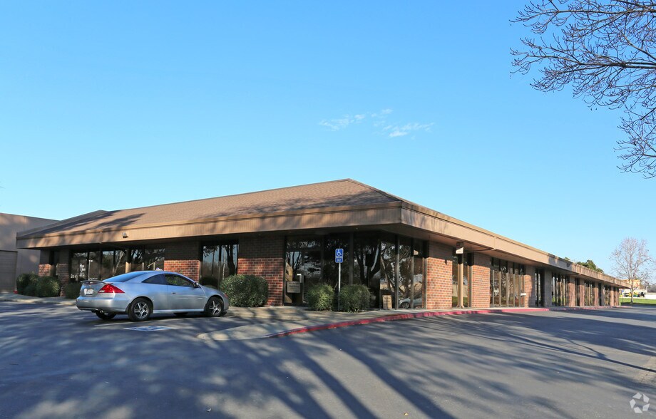 313 Earhart Way, Livermore, CA à louer - Photo de l’immeuble – Image 2 sur 4