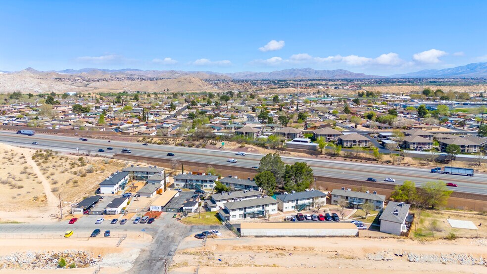 15523 Barranca Way, Victorville, CA à vendre - Photo de l’immeuble – Image 1 sur 6