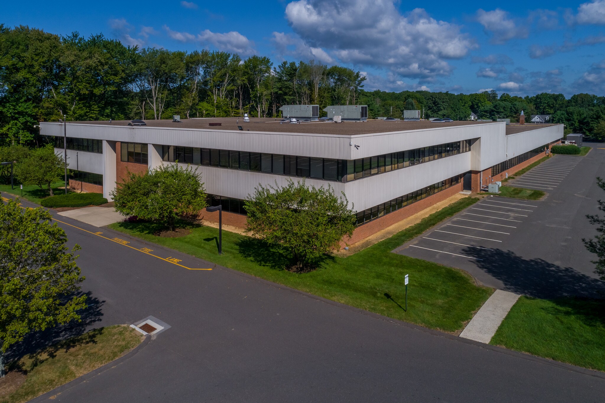 5 Research Dr, Shelton, CT à louer Photo principale– Image 1 sur 9