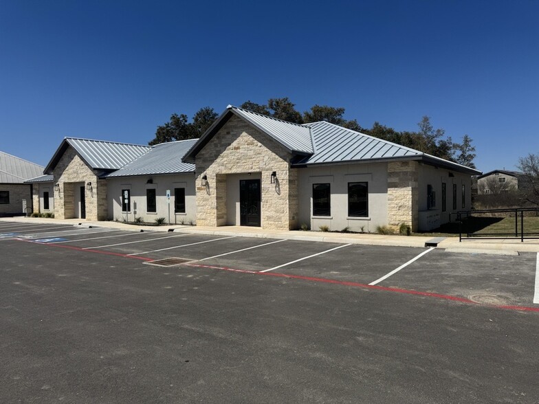 9819 Huebner Rd, San Antonio, TX à vendre - Photo de l’immeuble – Image 2 sur 5
