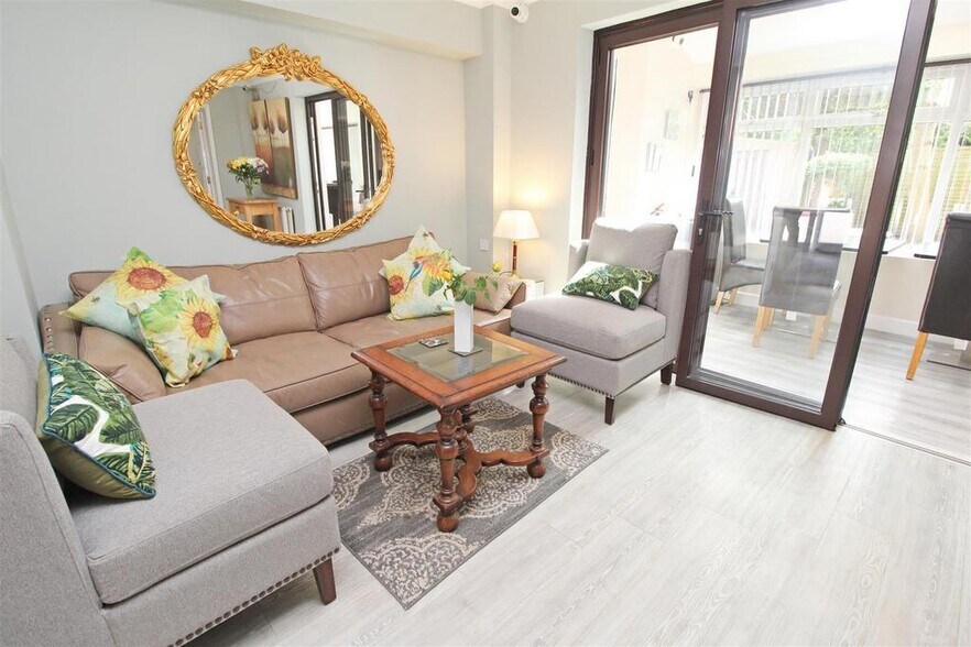 50 Rowsham Dell, Milton Keynes à vendre - Photo de l’immeuble – Image 3 sur 50