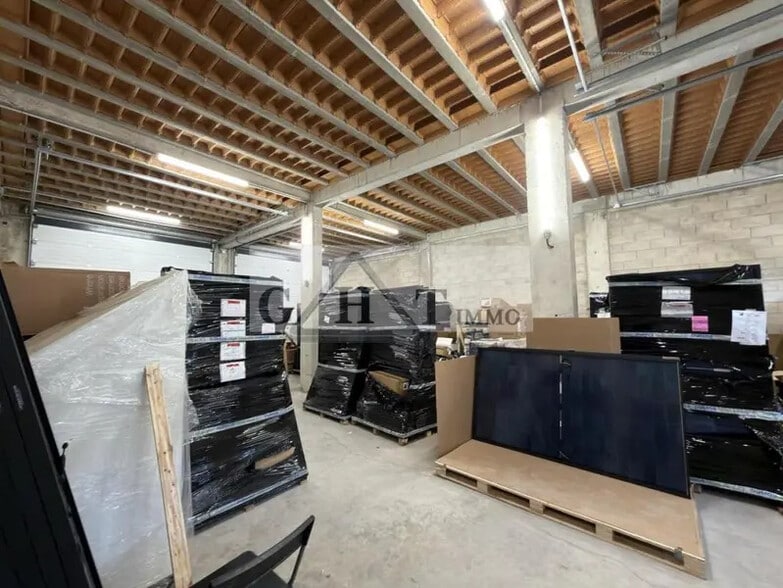 Industriel/Logistique dans Vigneux-sur-Seine à vendre - Photo de l’immeuble – Image 2 sur 17