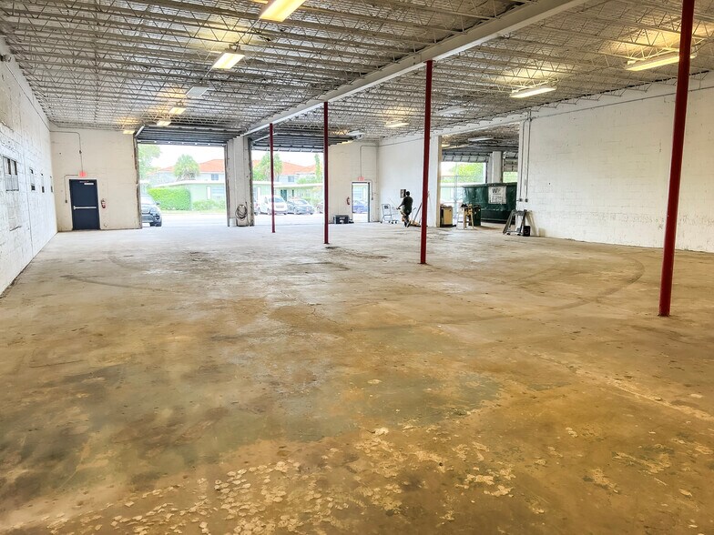 702-710 NW 9th ave, Fort Lauderdale, FL à louer - Photo de l’immeuble – Image 3 sur 7