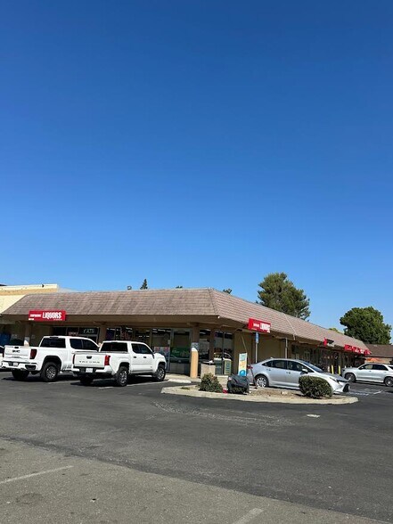 2707 Hopyard Rd, Pleasanton, CA à vendre - Photo de l’immeuble – Image 3 sur 12